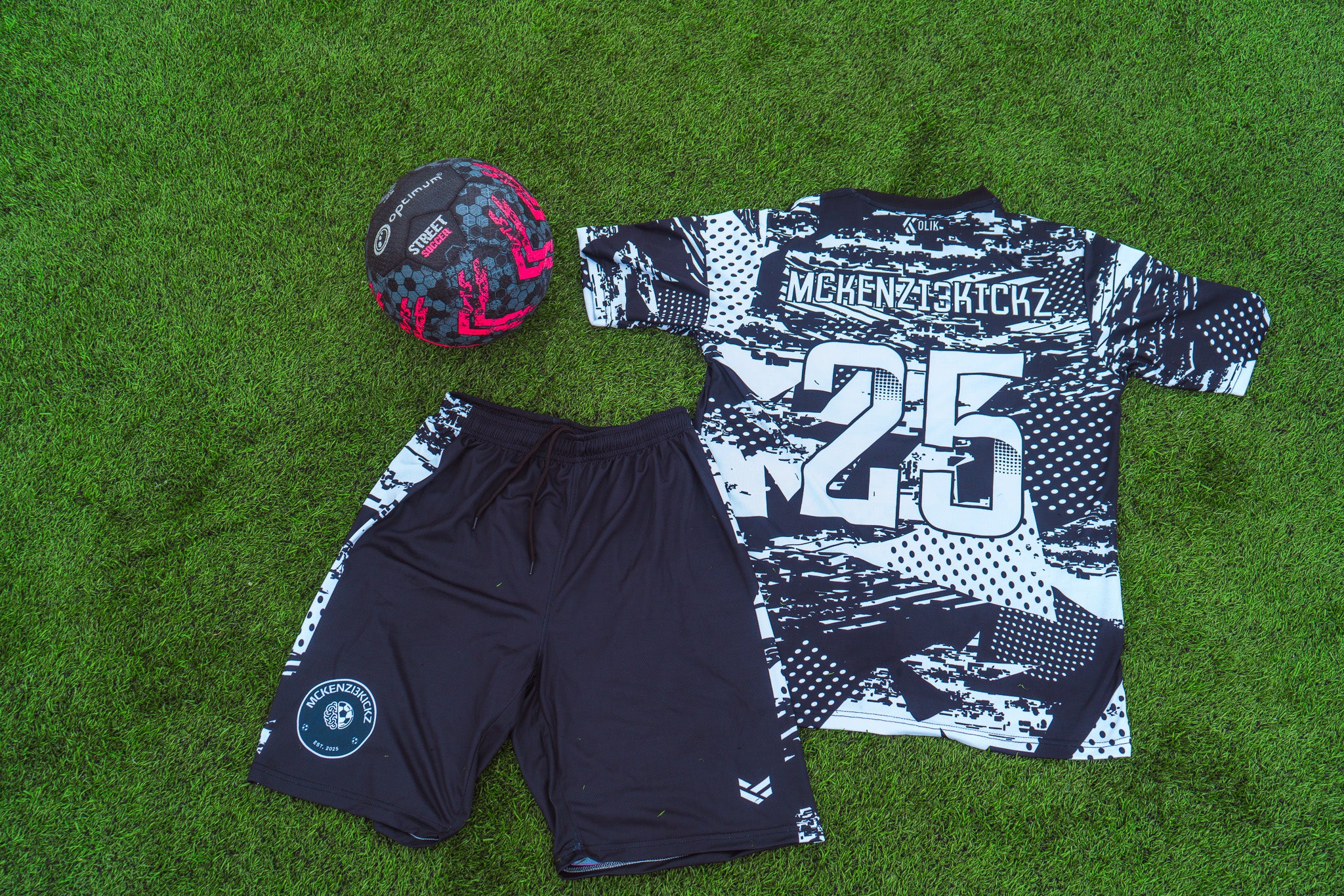 Mckenzi3kickz Third Football Kit